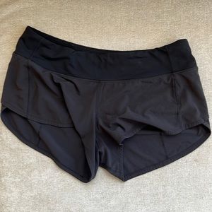 Black Lululemon speed up lined short 2.5
